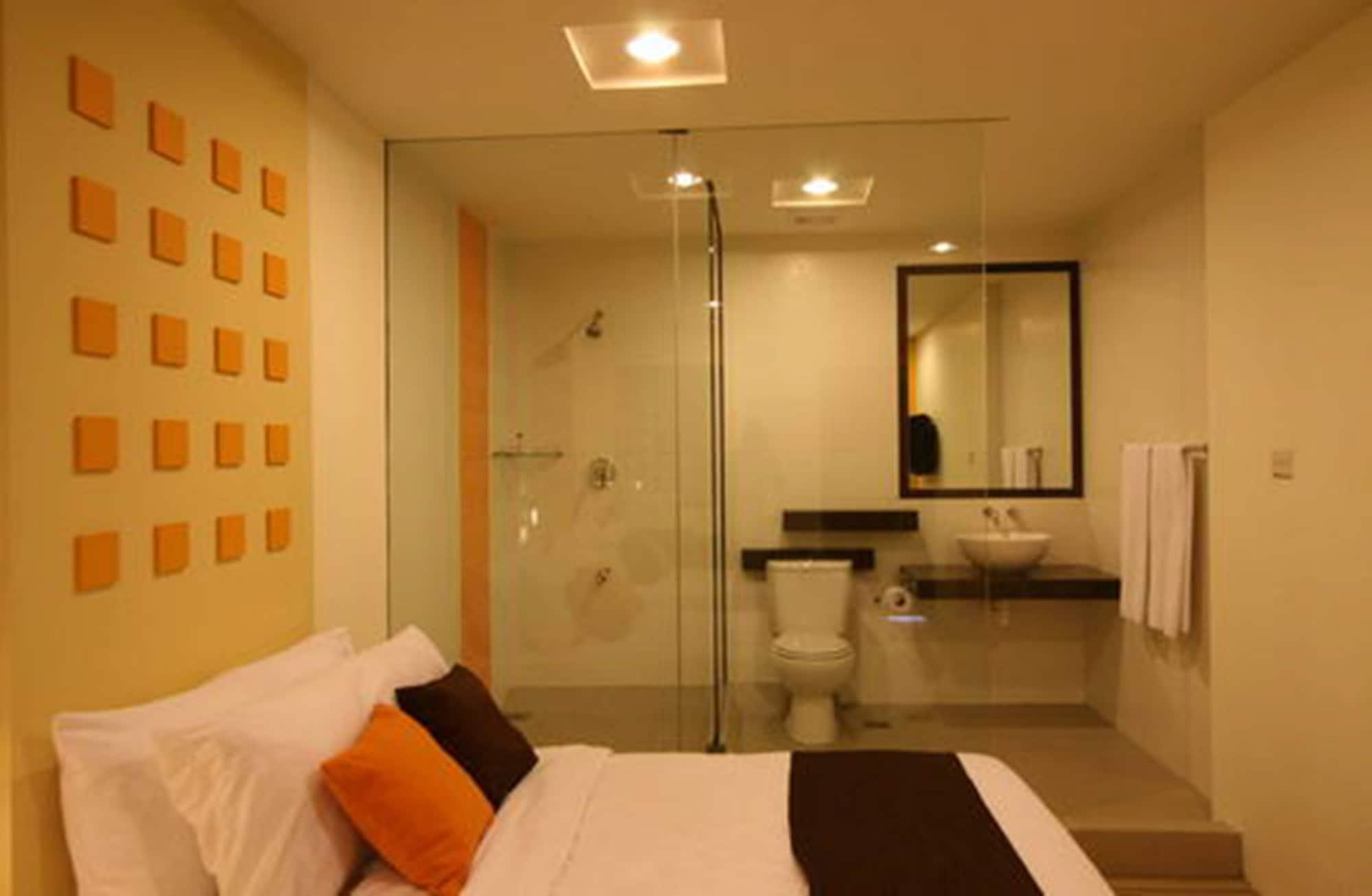 Hotel 98 Kuching Exterior photo