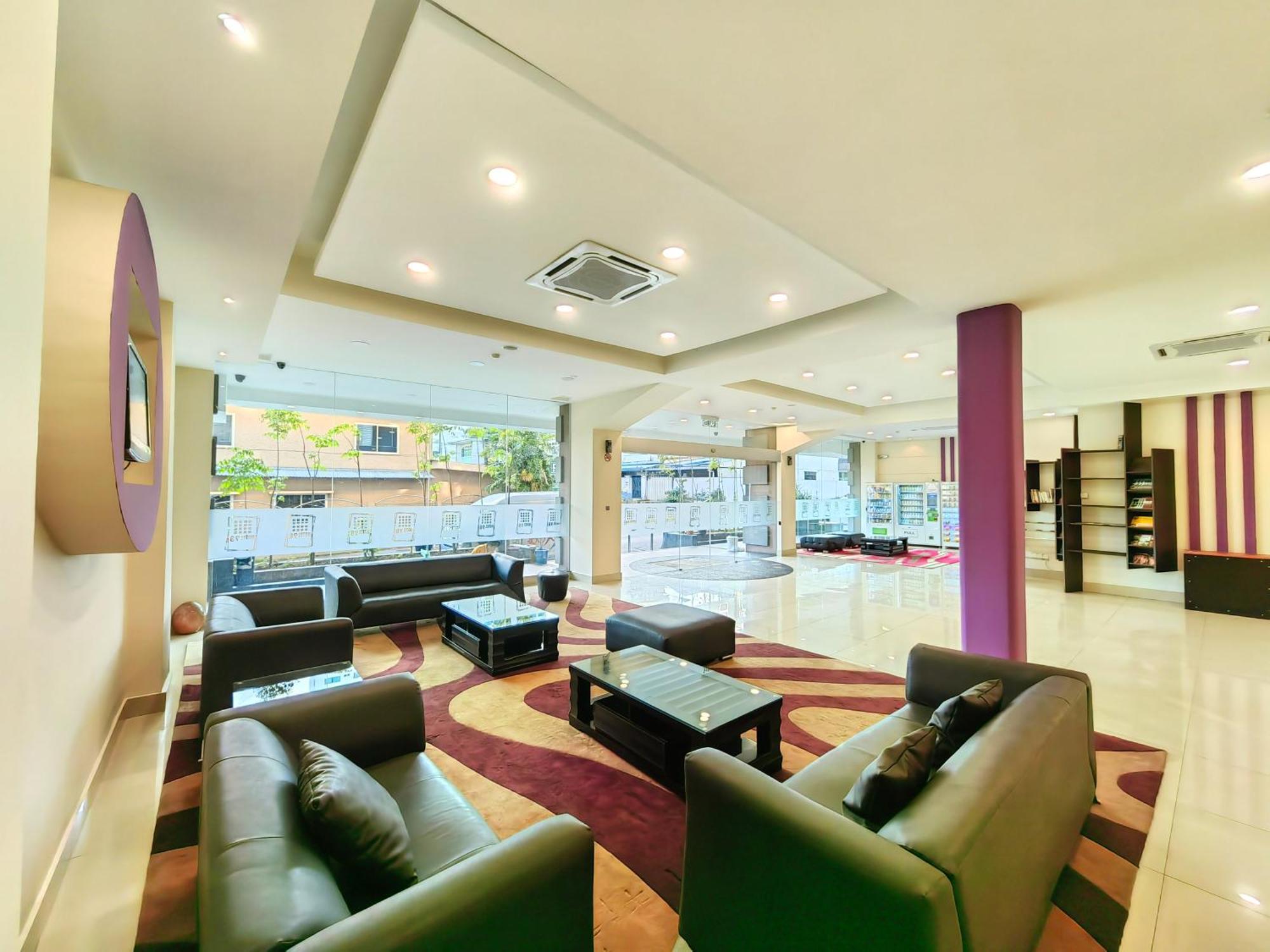 Hotel 98 Kuching Exterior photo