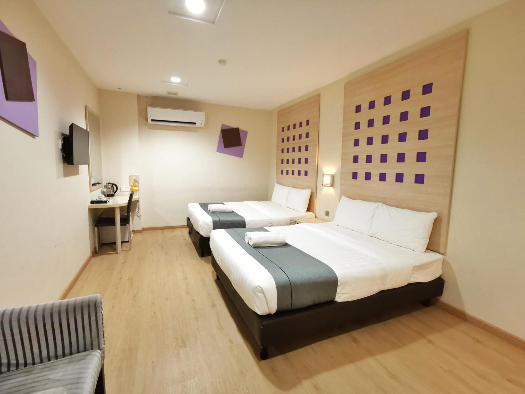 Hotel 98 Kuching Exterior photo