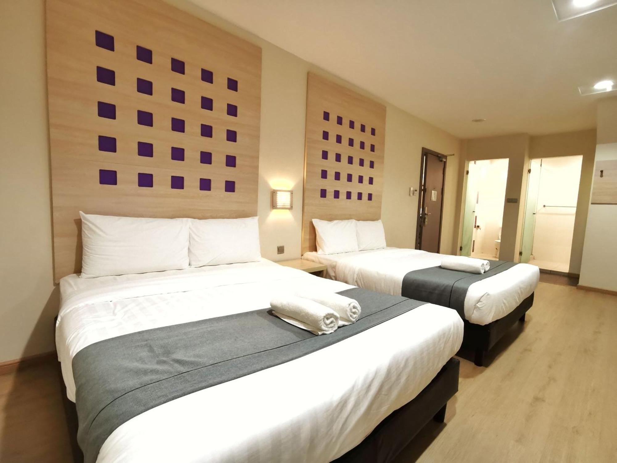 Hotel 98 Kuching Exterior photo