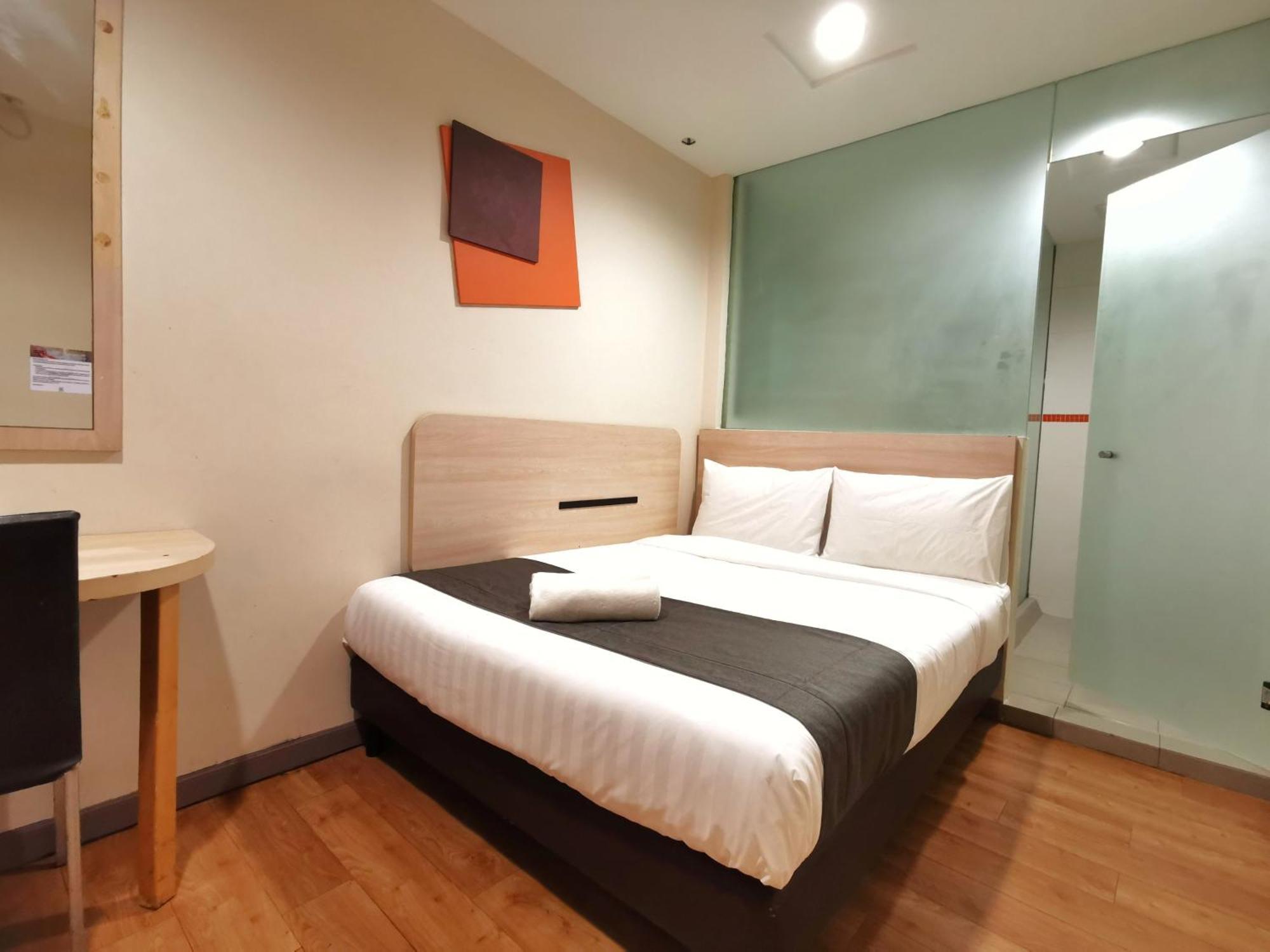 Hotel 98 Kuching Exterior photo