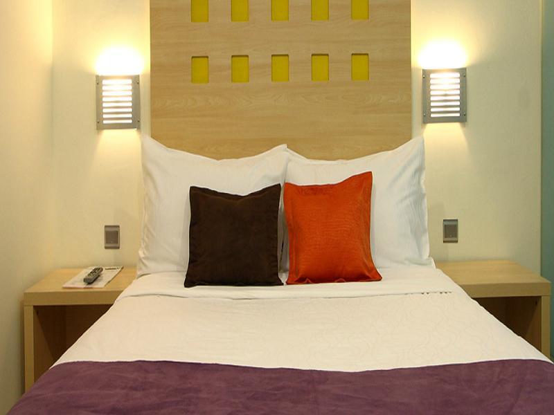 Hotel 98 Kuching Exterior photo