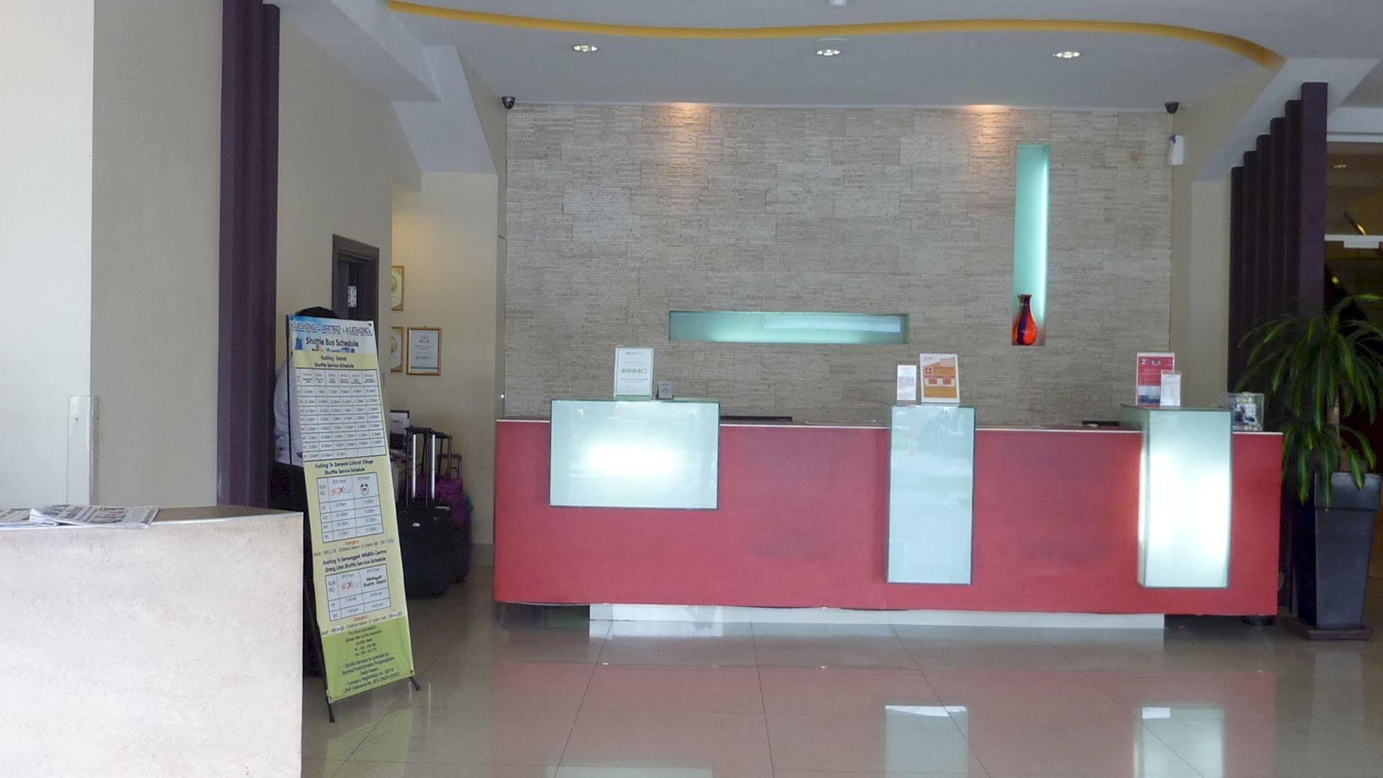 Hotel 98 Kuching Exterior photo