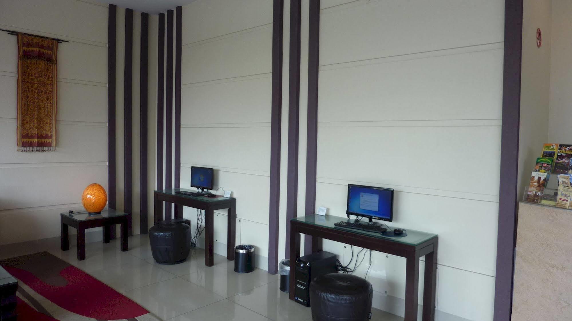 Hotel 98 Kuching Exterior photo
